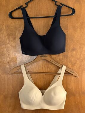 HUUG Invisible Plunge Seamless Bra Set of 2 Bundle Small Black Stone Bralette